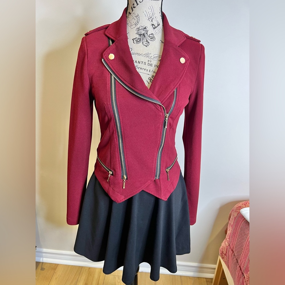 Jacket - Picture 1 of 6